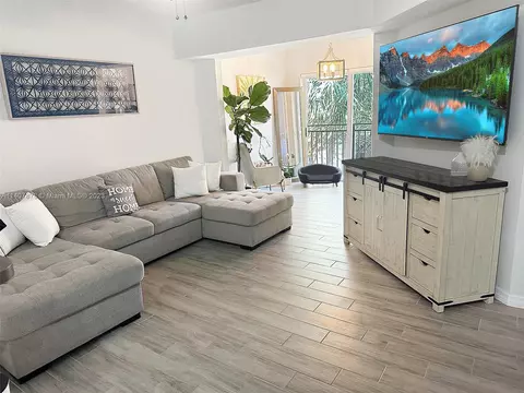 2457 Centergate Dr #306, Miramar, FL 33025