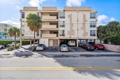 2420 Diana Dr #204, Hallandale Beach, FL 33009