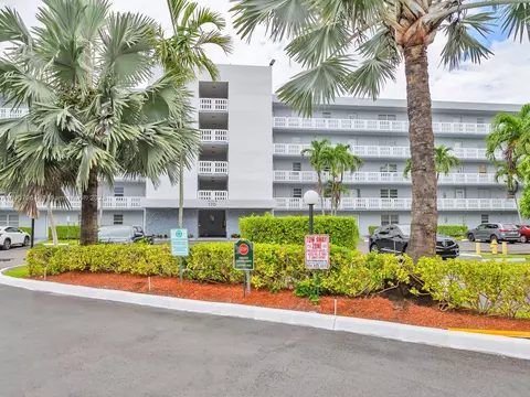 170 SE 5th Ave #401, Dania Beach, FL 33004