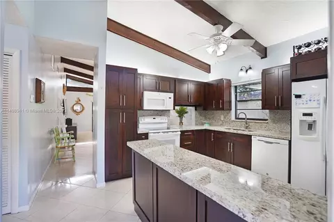 117 Gate Rd #3-63, Hollywood, FL 33024