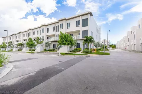 6415 NW 102nd Path #213, Doral, FL 33178