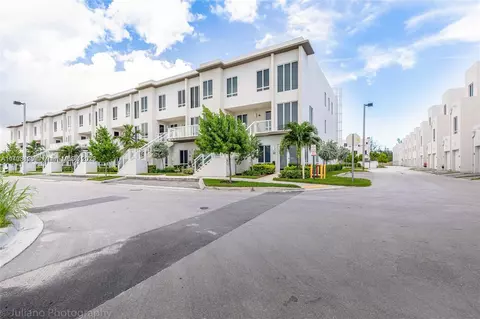 6415 NW 102nd Path #213, Doral, FL 33178