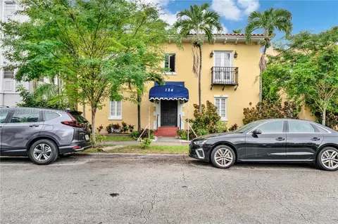 124 Mendoza Ave #10, Coral Gables, FL 33134