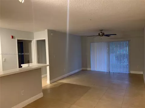 2600 S University Dr #121, Davie, FL 33328