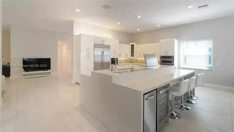 2211 Quail Roost Dr, Weston, FL 33327