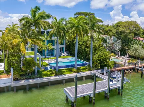 5785 Pine Tree Dr, Miami Beach, FL 33140