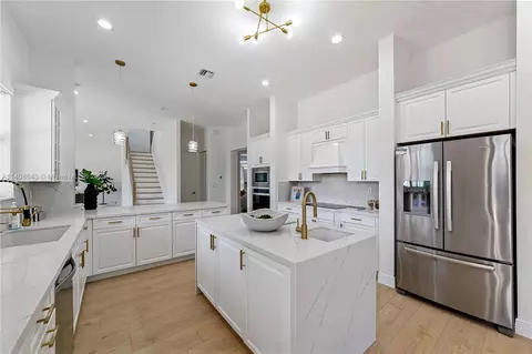 2841 NW 82nd Way, Pembroke Pines, FL 33024