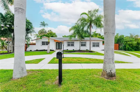 3035 SW 98th Ct, Miami, FL 33165