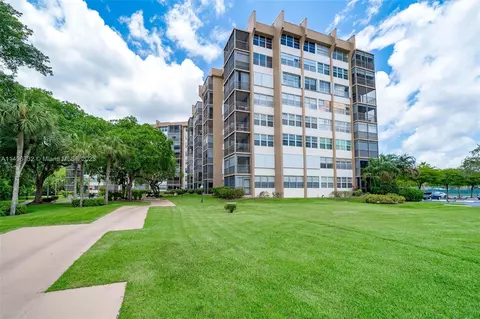 1100 Saint Charles Pl #618, Pembroke Pines, FL 33026