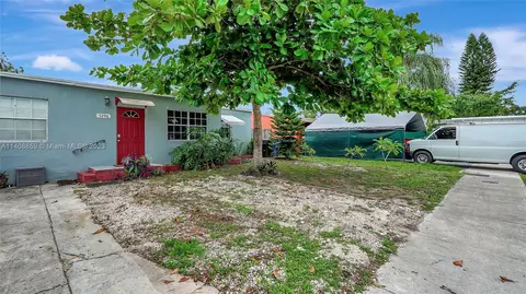 5296 NW 1st Ave, Oakland Park, FL 33309