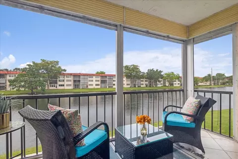 361 S Hollybrook Dr #207, Pembroke Pines, FL 33025