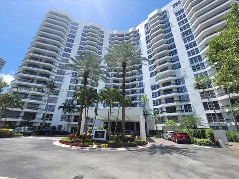 19101 NE Mystic Pointe Dr #203, Aventura, FL 33180