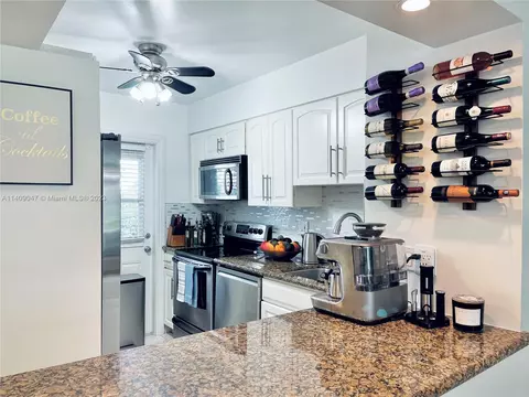 801 Pine Dr #9, Pompano Beach, FL 33060