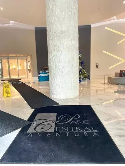3300 NE 192nd St #804, Aventura, FL 33180