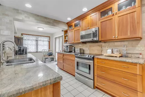 1061 NW 78th Ave, Plantation, FL 33322 photo 15