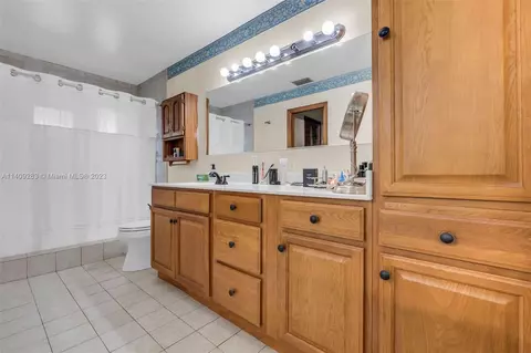 1061 NW 78th Ave, Plantation, FL 33322 photo 21