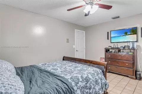 1061 NW 78th Ave, Plantation, FL 33322 photo 23