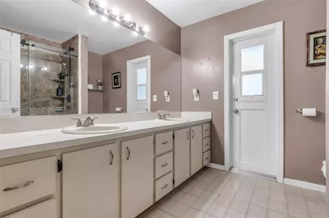 1061 NW 78th Ave, Plantation, FL 33322 photo 25