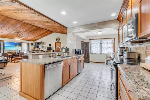 1061 NW 78th Ave, Plantation, FL 33322 photo 13
