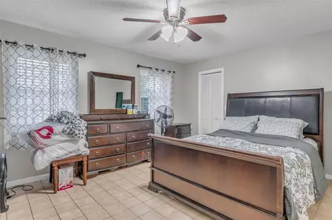 1061 NW 78th Ave, Plantation, FL 33322 photo 22