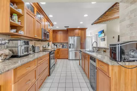 1061 NW 78th Ave, Plantation, FL 33322 photo 18