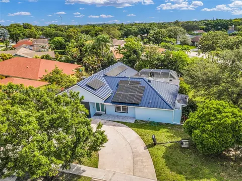 1061 NW 78th Ave, Plantation, FL 33322 photo 1