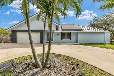 1061 NW 78th Ave, Plantation, FL 33322 photo 2