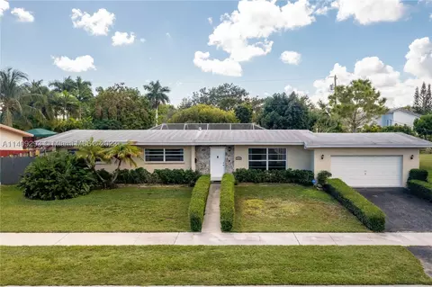 9370 SW 180th St, Palmetto Bay, FL 33157
