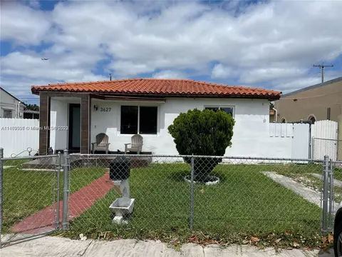 3627 NW 17th St, Miami, FL 33125
