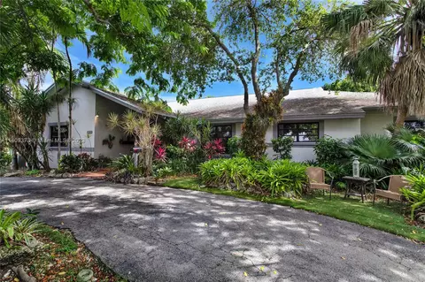 8501 SW 178 St, Palmetto Bay, FL 33157