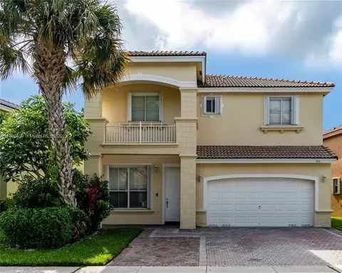 2111 NW 76th Ter, Pembroke Pines, FL 33024