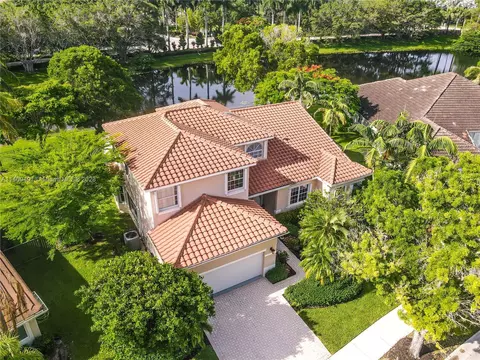 140 Montclaire Dr, Weston, FL 33326