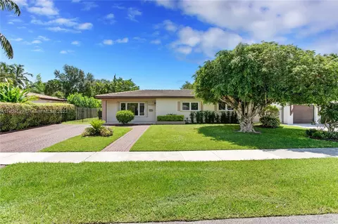 8235 SW 63 Pl, Miami, FL 33143