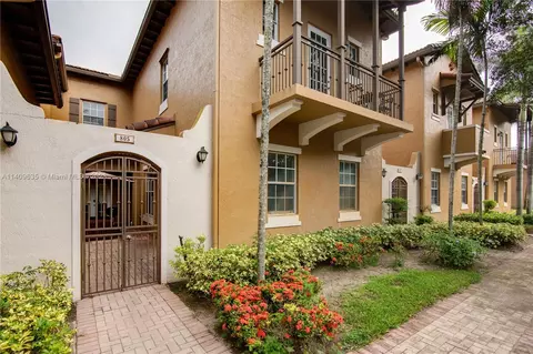 805 SW 147th Ter #805, Pembroke Pines, FL 33027