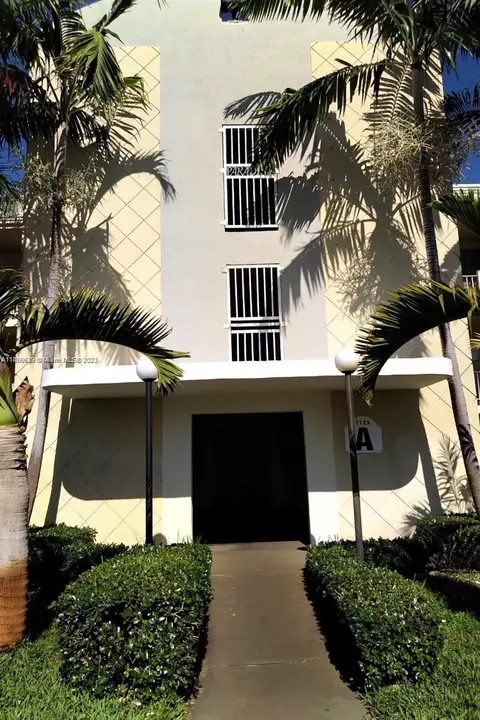 7725 N Kendall Dr #A125, Miami, FL 33156