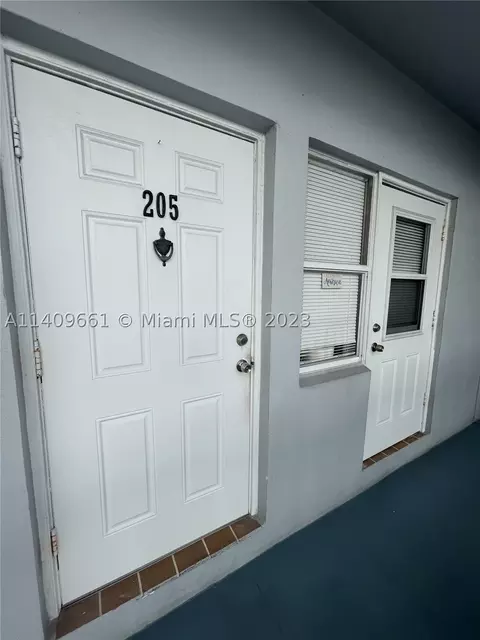 2223 Park Ln #205, Hollywood, FL 33021