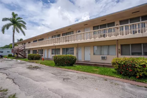 280 SW 11th Ave #16, Hallandale Beach, FL 33009
