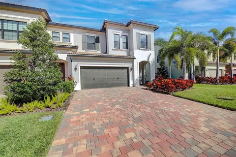8307 Cadre Noir Rd, Lake Worth, FL 33467