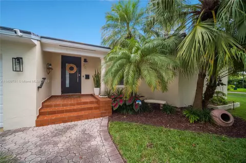301 Sarto Ave, Coral Gables, FL 33134