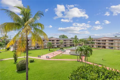 5300 Washington St #D309, Hollywood, FL 33021
