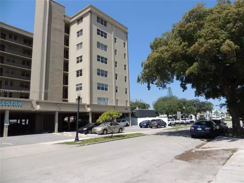 1811 Jefferson St #403, Hollywood, FL 33020