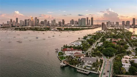 1384 S Venetian Way, Miami Beach, FL 33139
