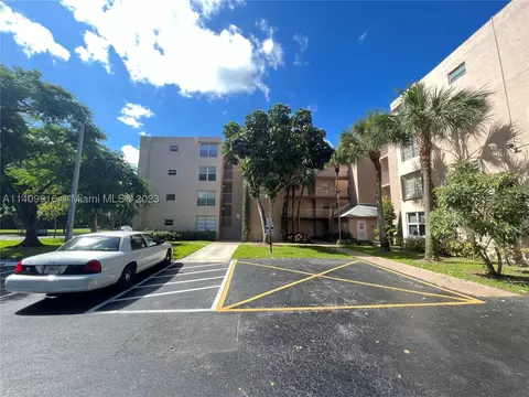 9481 Evergreen Pl #407, Davie, FL 33324