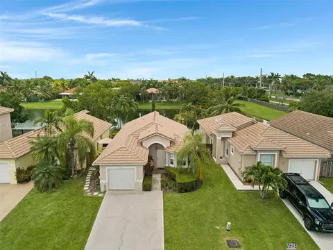 8725 SW 213th Ter, Cutler Bay, FL 33189