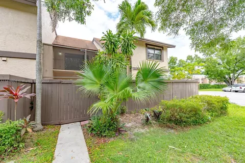 2341 Bayberry Dr #2341, Pembroke Pines, FL 33024