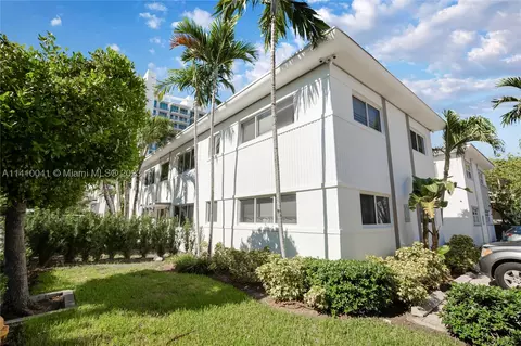 1600 Bay Rd, Miami Beach, FL 33139