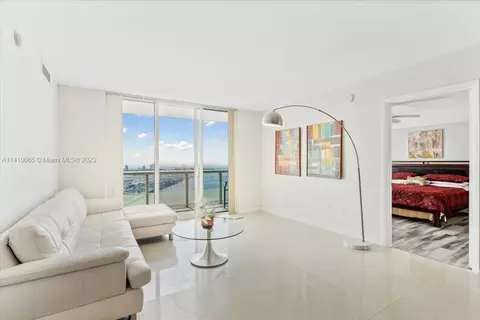 50 Biscayne Blvd #5204, Miami, FL 33132