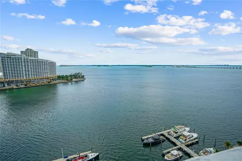 905 Brickell Bay Dr #1729, Miami, FL 33131