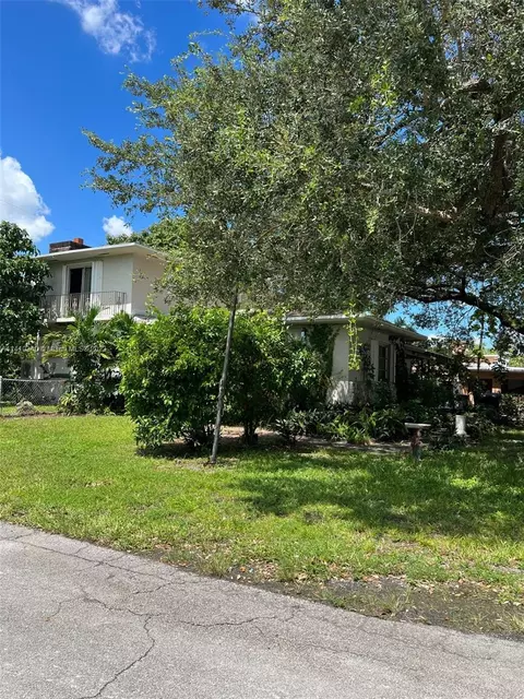 1002 Westward Dr, Miami Springs, FL 33166 photo 3