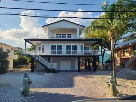 61 E Beach Rd, Tavernier, FL 33070 photo 1